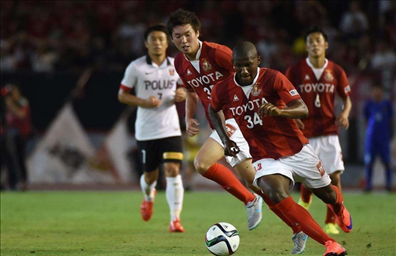日本联赛杯决赛：福冈黄蜂2:1力克浦和红钻，时隔十年再夺冠