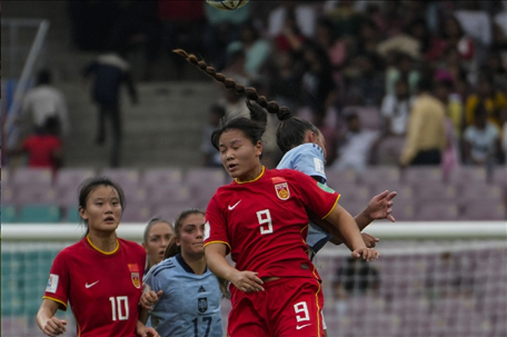 加油助威：为2023女子足球世界杯中国国家女子足球队加油助威