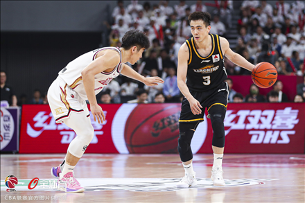 广东宏远男篮最新战绩出炉，谁能阻挡它的脚步？