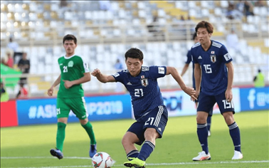 福冈黄蜂与鹿岛鹿角的对决，日职联赛第二十九轮的看点和亮点。