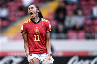 中国女足教练团队揭秘：他们是如何带领球队走向辉煌的？