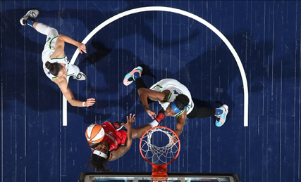 WNBA西部决赛G2，拉斯维加斯王牌主场迎接达拉斯飞翼的挑战，双方实力如何？