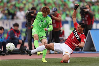 日本足坛新话题：日联杯与职联，谁主沉浮？