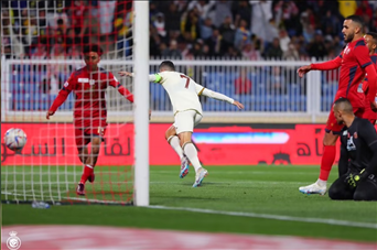 9月30日沙特超联赛第八轮的看点：吉达阿赫利和伊蒂法克的较量，两支球队的主力阵容和伤停情况