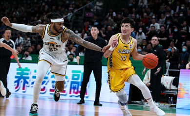 中国CBA与NBA的差距:如何跨越鸿沟，走向世界之巅?